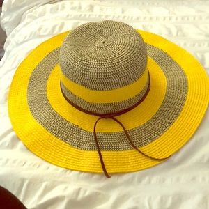 Floppy sun hat